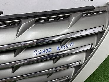 2grfe: Решетка радиатора Toyota 2011 г., Б/у, Оригинал — 3