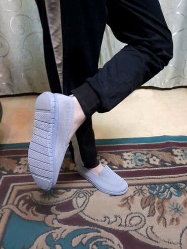 Киреге берилүүчү кийимдер: Продаю туфли,женские,новые. Цвет серый. Размер 40. ( Турция ). Лучше — 4