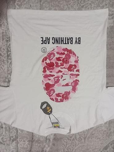 Мужская одежда: Футболка A Bathing Ape (BAPE) - Белая хлопковая футболка с крупным — 1