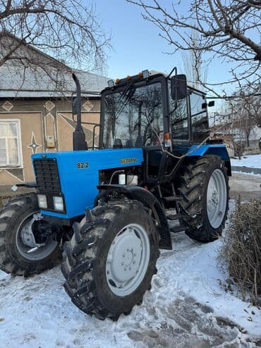 Трактор Беларус МТЗ 82.2 - Полный привод 4х4, класс 1,4 т - Кабина с