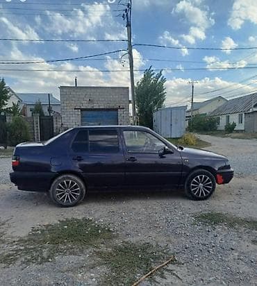 Унаа сатуу: Volkswagen Vento: 1996 г., 1.8 л, Кол менен иштөөчү, Бензин, Седан — 4