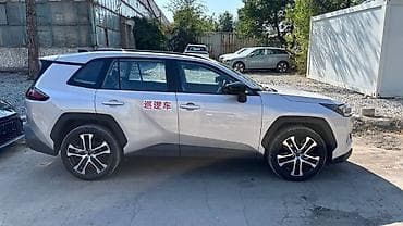 byd e2 2023: Toyota Wildlander: 2026 г., 2 л, Автомат, Бензин, Внедорожник — 8