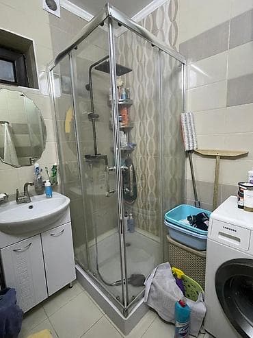 Продаю Б/у Душевая кабина угловая со