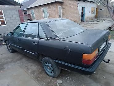 е 52: Audi 100: 1985 г., 1.8 л, Седан — 4