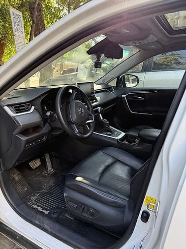 Toyota RAV4: 2019 г., 2.5 л, Вариатор, Гибрид, Внедорожник — 3