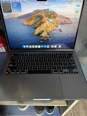 apple studio: MacBook Air 13.6" (2024), чип Apple M3 Характеристики: - Процессор — 3