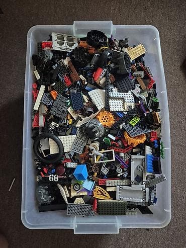 Большой контейнер с конструкторами LEGO (смешанная россыпь деталей) -