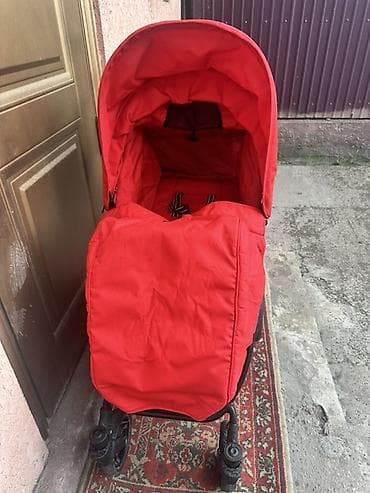 коляски для ребёнка: Прогулочная коляска Valco Baby Snap 4, красная - Лёгкая и манёвренная — 7