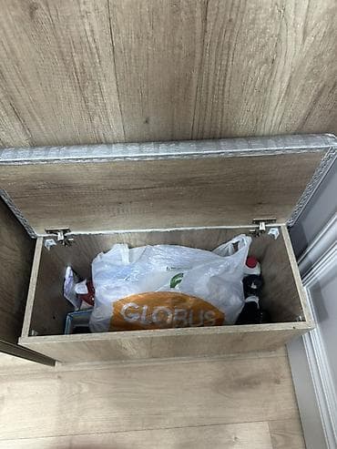 Кресла: Прихожая модульная из ЛДСП под дерево с мягкой скамьей, зеркалом и — 3