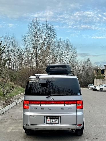 делика митсубитси: Mitsubishi Delica: 2007 г., 2.4 л, Бензин, Минивэн — 5