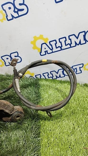 infinity fx35: Infiniti FX35 v-3.5 2006 год, трос стояночного тормоза — 1
