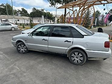 8: Volkswagen Passat: 1994 г., 1.8 л, Механика, Бензин, Седан — 3