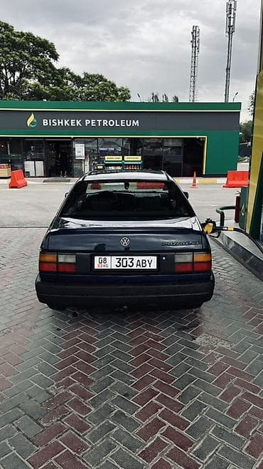 Volkswagen Passat: 1991 г., 1.8 л, Механика, Бензин, Седан at lalafo.kg Volkswagen Passat: 1991 г., 1.8 л, Механика, Бензин, Седан