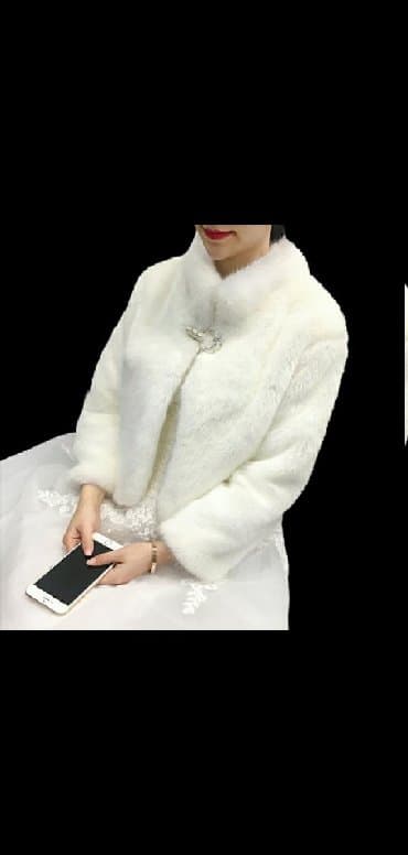 срочно продаю в связи с переездом: Продаю белые шубки — 2