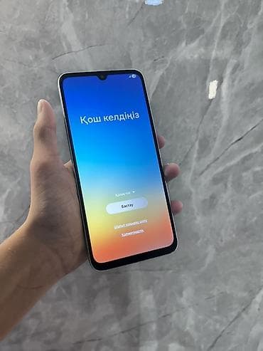 w king: Samsung Galaxy A35 5G, Б/у, 128 ГБ, цвет - Белый, 1 SIM — 1
