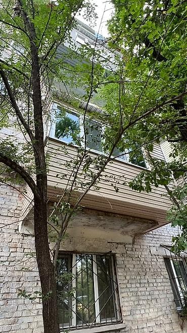 Продам остеклённый и утеплённый балкон (выносной, расширенный)