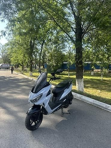 ямаха 100 кубов: Макси-скутер Yamaha, 150 куб. см, Бензин, Б/у — 2