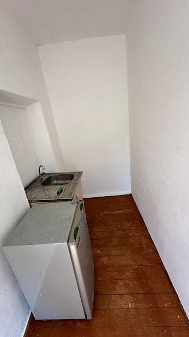 продаю гостинку: Комната с небольшим кухонным уголком - Отдельная светлая комната с — 4