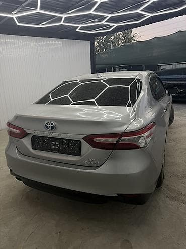 Toyota Camry: 2017 г., 2.5 л, Автомат, Гибрид, Седан — 9