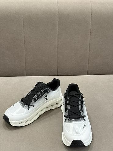 ecco 42: Мужские кроссовки, 40, 41, 42, Новый, цвет - Черный — 1