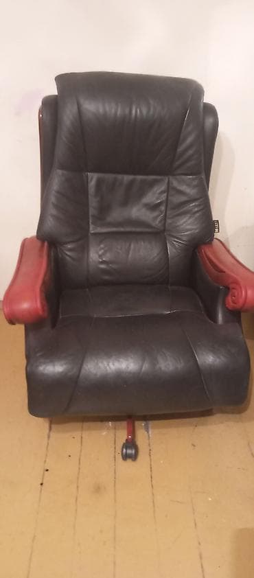 Реклайнер, Б/у, Самовывоз, цвет - Черный at lalafo.kg Реклайнер, Б/у, Самовывоз, цвет - Черный
