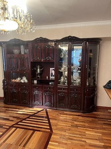 Классический комплект мебели для столовой в стиле неоклассика/барокко at lalafo.kg Классический комплект мебели для столовой в стиле неоклассика/барокко