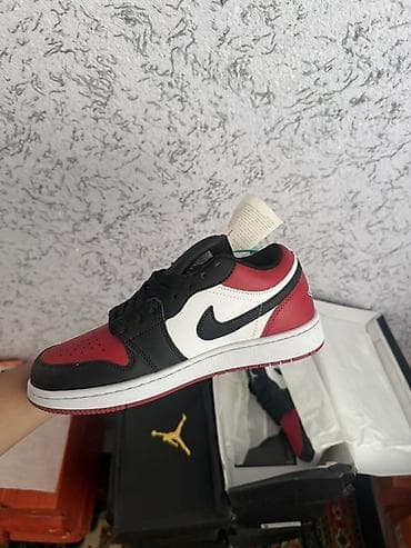 кеды 38: Кроссовки Nike Air Jordan — 1