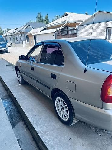 экран саната: Hyundai Accent: 2006 г., Кол менен иштөөчү, Бензин, Седан — 3