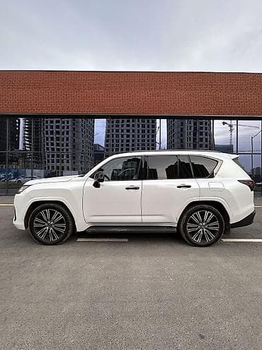 Lexus LX: 2022 г., 3.5 л, Автомат, Бензин, Внедорожник — 3