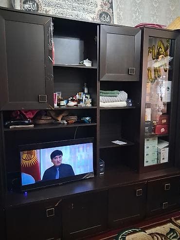 Кире бериш үчүн шкафтар: Дубал шкаф, Дубал шкаф түрү: Модулдуу, Үй, конок бөлмөсү үчүн, Өзгөчөлүктөрү: Телевизор коюучу бөлүк менен — 2