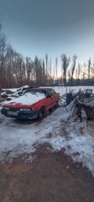 продаю в связи с переездом: Mazda 626: 1989 г., 2 л, Механика, Бензин, Седан — 7