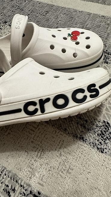 crocs 41: Белые сабо Crocs с объемной надписью “crocs” по бокам. Размер 7-9 — 4