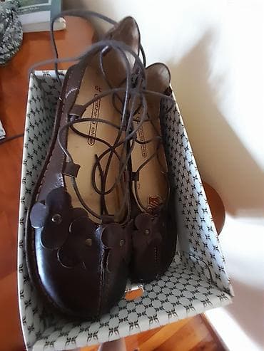 Германские фирменные кожаные новые туфли или басоножки. Размер 39