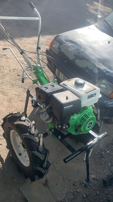 купить бу трактор в беларуси: Мотоблок бензиновый, колёсный, зелёной расцветки. Характеристики и — 1