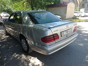 бардачок между сиденья: Mercedes-Benz E-Class: 1995 г., 3.2 л, Автомат, Бензин, Седан — 6
