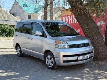 Toyota Voxy: 2004 г., 2 л, Автомат, Бензин, Минивэн