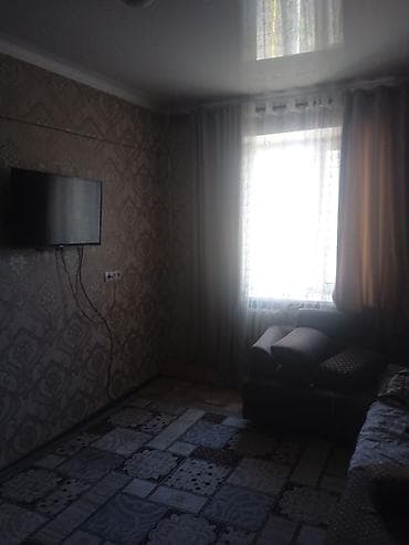 с подселением аламедин 1: Продаю 2комнатную кв - Просторная кухня с комплектом верхних и нижних — 5