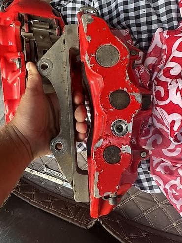 гидравлический тормоз: Тормозной комплект Brembo (передняя ось) Состав: - 2 передних — 5