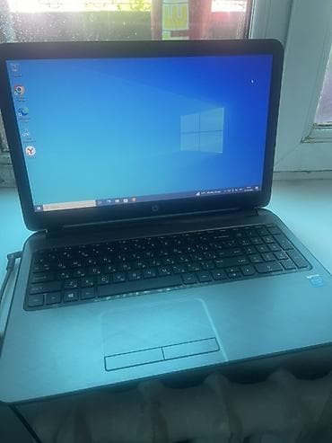 Ноутбуки и аксессуары: HP ноутбук 15" - Корпус серебристого цвета с логотипом HP - Экран — 2
