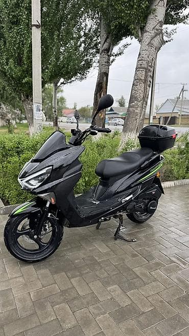 Мототехника: Тип скутера 200 куб. см, Бензин, Б/у — 2