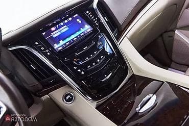 2020: Cadillac Escalade: 2020 г., Внедорожник — 4