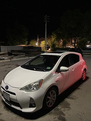 taiota crovn: Toyota Prius C: 2012 г., 1.5 л, Автомат, Гибрид, Хэтчбэк — 1