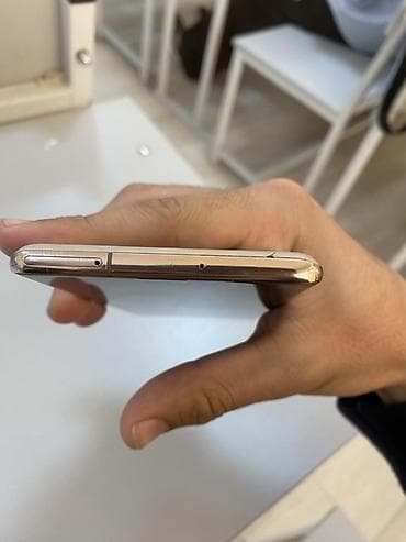 скан: Samsung Galaxy S10 Plus, цвет - Бежевый — 3