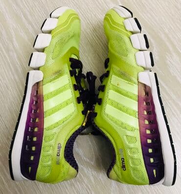 беговые: Оригинальные беговые кроссовки Adidas Climachill. Размер указан на — 7