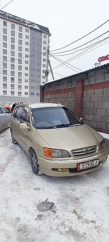 Toyota Ipsum: 2001 г., 2 л, Автомат, Бензин, Вэн/Минивэн — 8