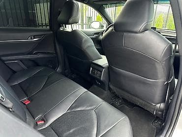 byd e7: Toyota Camry: 2021 г., 2.5 л, Вариатор, Гибрид, Седан — 10