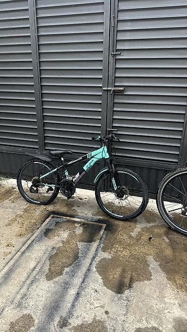 велик матор: Два горных велосипеда (MTB) 1) Бирюзово‑черный: - Колеса: 26" - Рама — 2