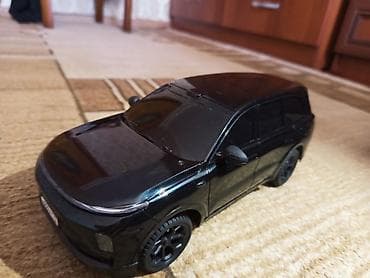 rc модели: Радиоуправляемая модель кроссовера (масштаб примерно 1:14–1:16), цвет — 1