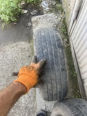 210 мес: Пара автомобильных шин 185/65/15 Пара две штуки за 2000 Без шишки — 3