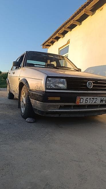 Volkswagen Jetta: 1992 г., 1.6 л, Механика, Бензин, Седан